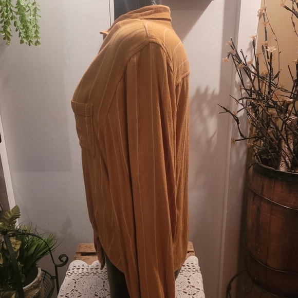 American Eagle Long Sleeve Shirt in Yellow with White Stripes M - Picture 3 of 7